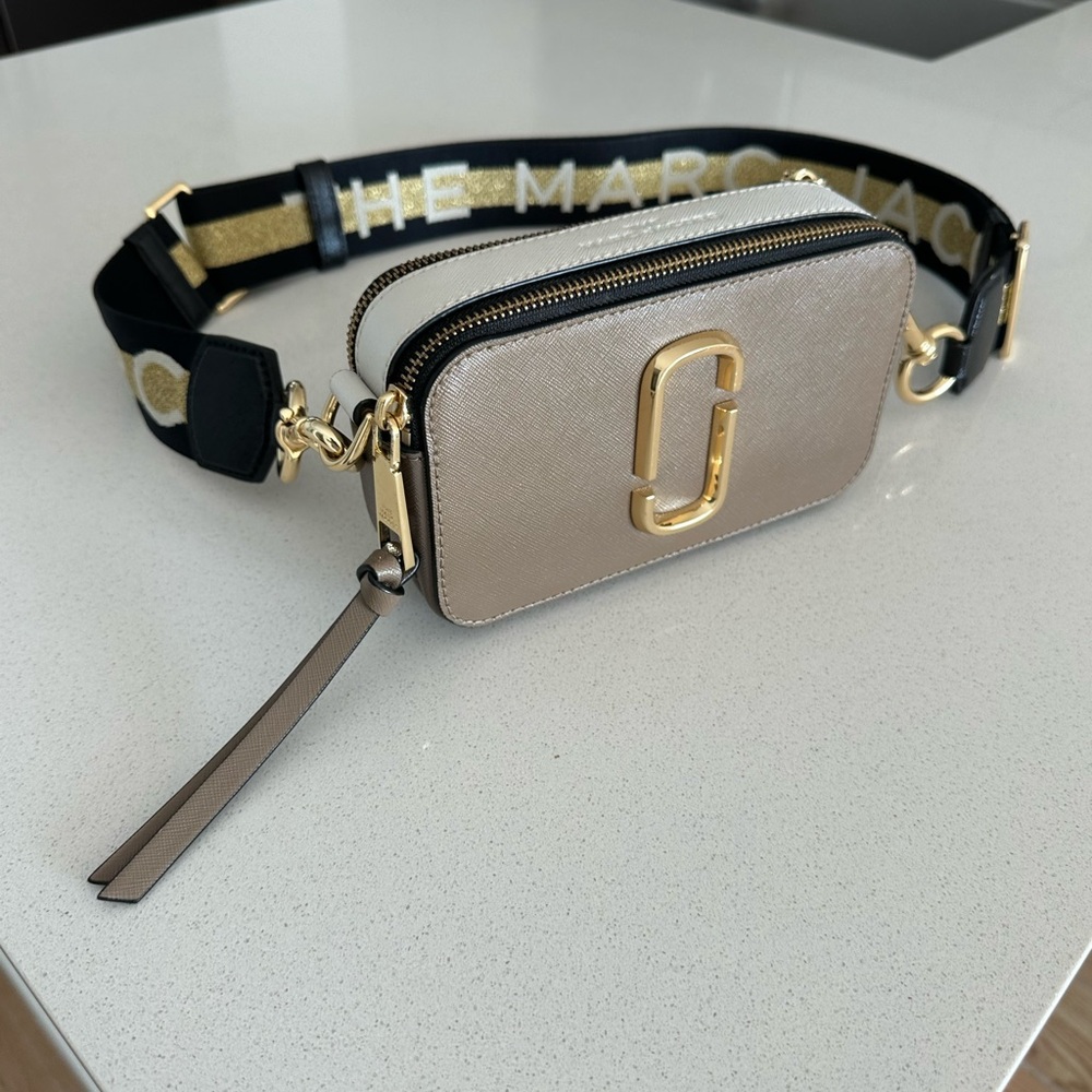 Marc Jacobs Tan and Gold Crossbody Bag with Luxurious Design